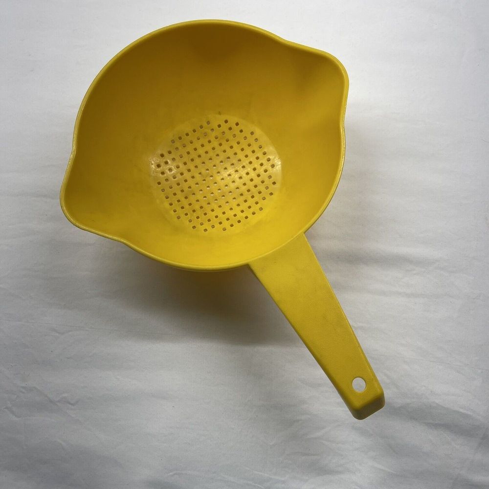 Tupperware Quart Small Yellow Strainer Colander with Handle USA Vintage #1200 1
